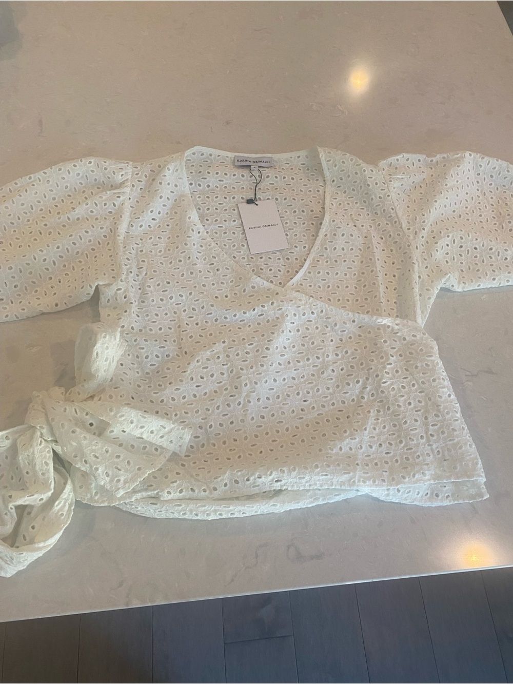 Karina Grimaldi White Eyelet Puff Sleeve Top Size L NWT